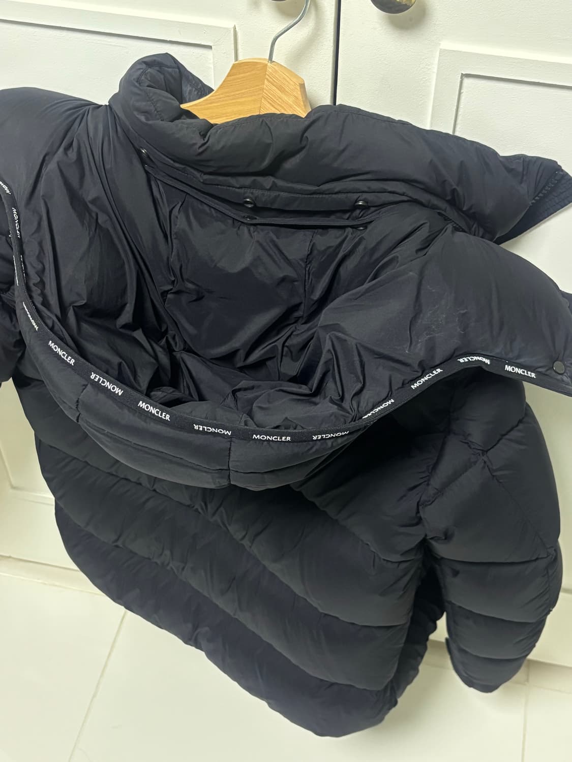 몽클레어 패딩 검정 프리사이즈 상품이미지3