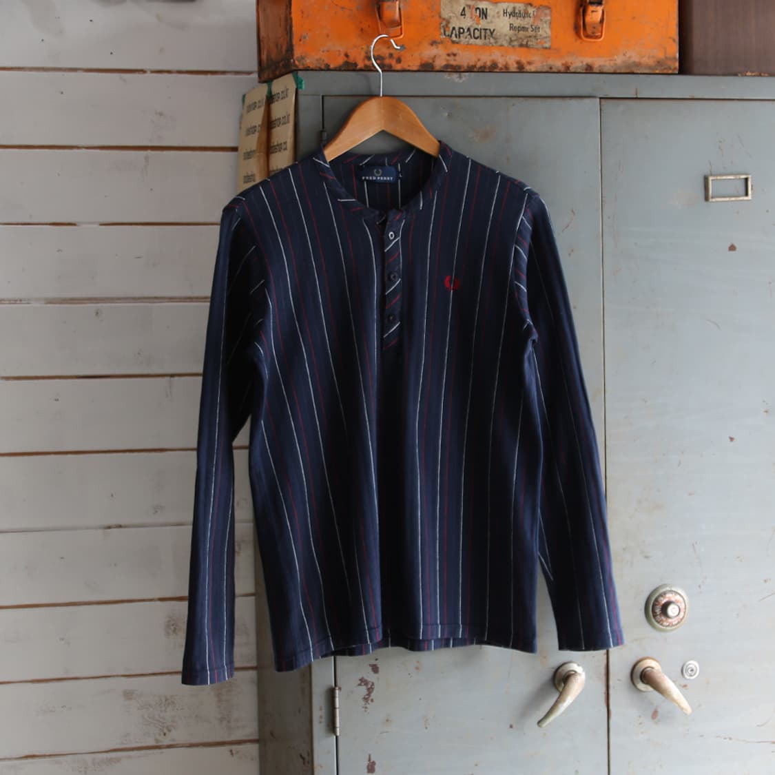 (착용컷) FRED PERRY 헨리넥 티셔츠 (남성용 98) 상품이미지1