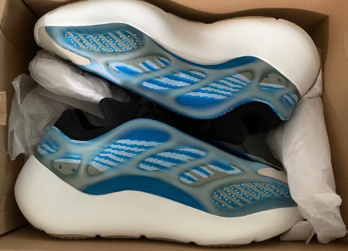 아디다스 이지 700 V3 아자레스 290 상품이미지2