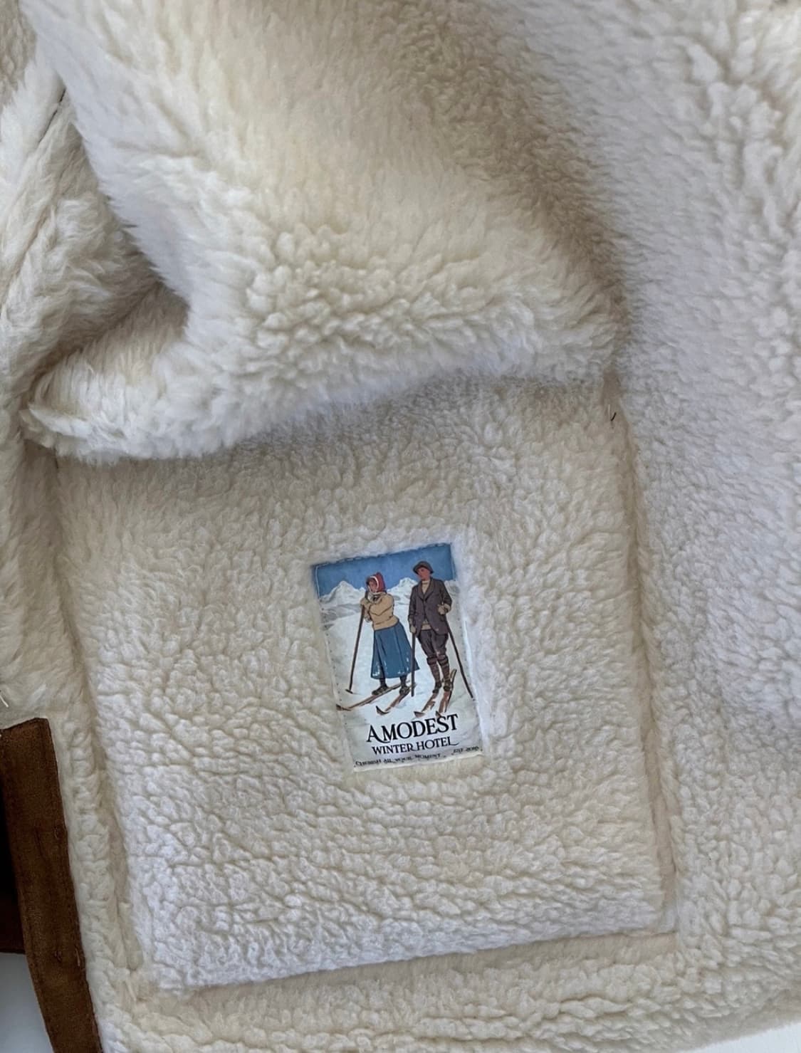 모데스트무드 런던 무스탕 카멜 상품이미지3