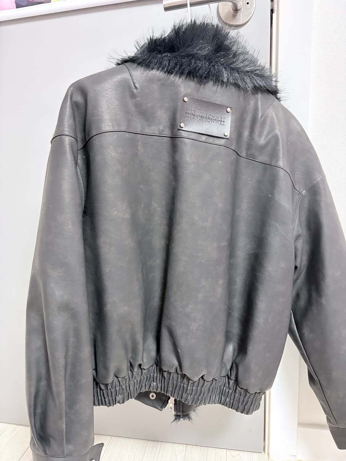 에트오소메 피그먼트 무스탕 퍼 점퍼 블랙 상품이미지3