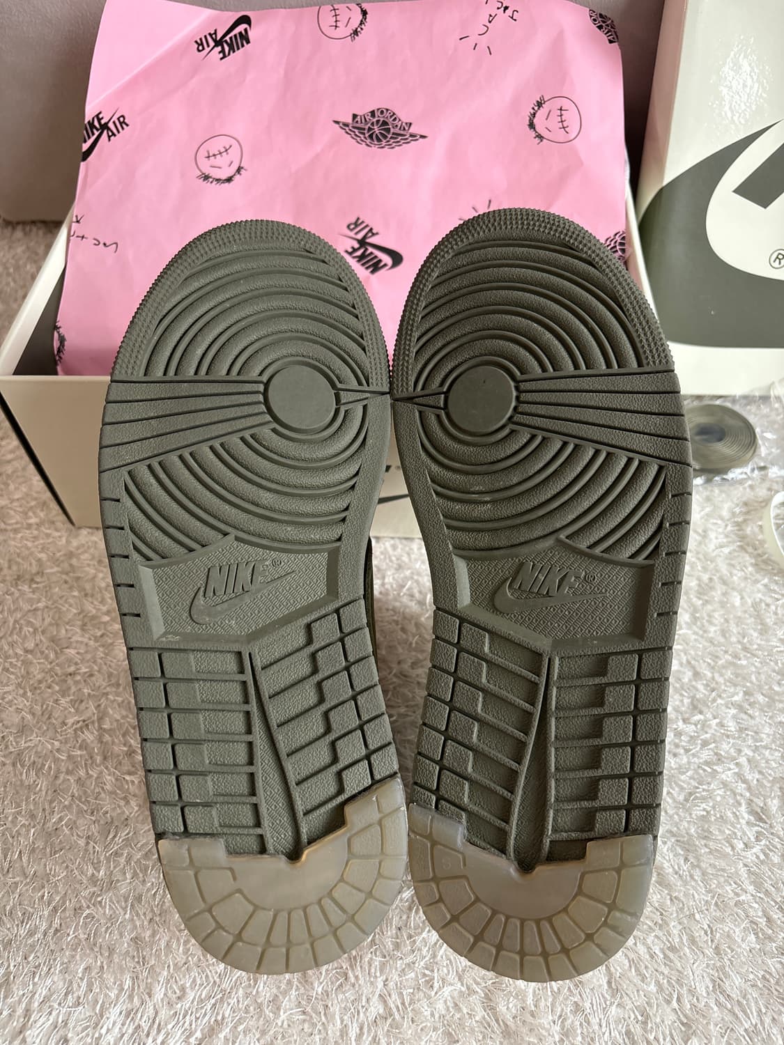 조던1 트래비스 스캇 레트로 로우 미디움 올리브 255 상품이미지4