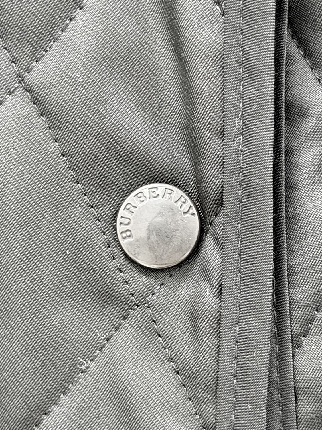 버버리 런던 다이아 퀼팅 롱 자켓 상품이미지5