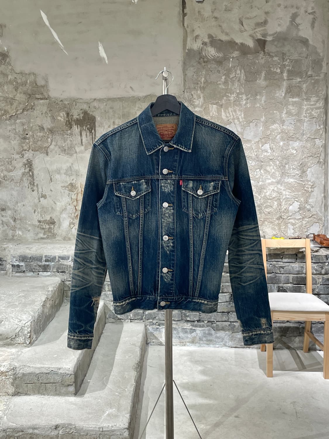 리바이스 70505 중청 워싱 웨스턴 트러커 데님 자켓 상품이미지1