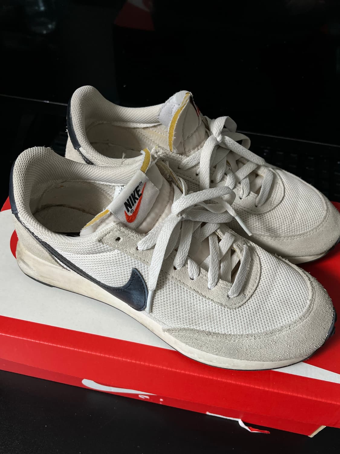 나이키 테일윈드 흰검 245 상품이미지1