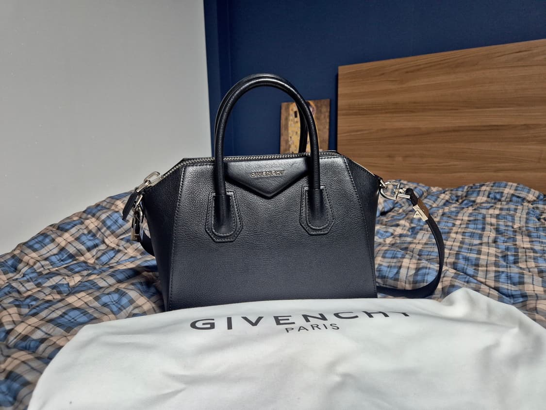 지방시 안티고나 고트스킨 토트백 상품이미지1