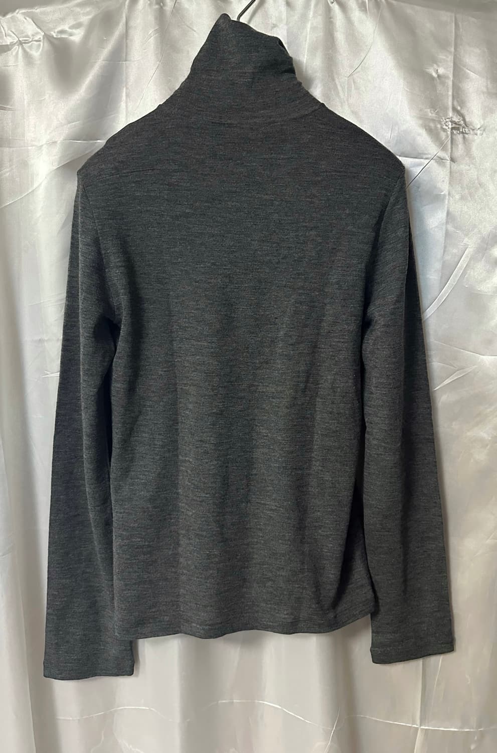 디올옴므 AW05 BEE 로고 터틀넥 니트 상품이미지5