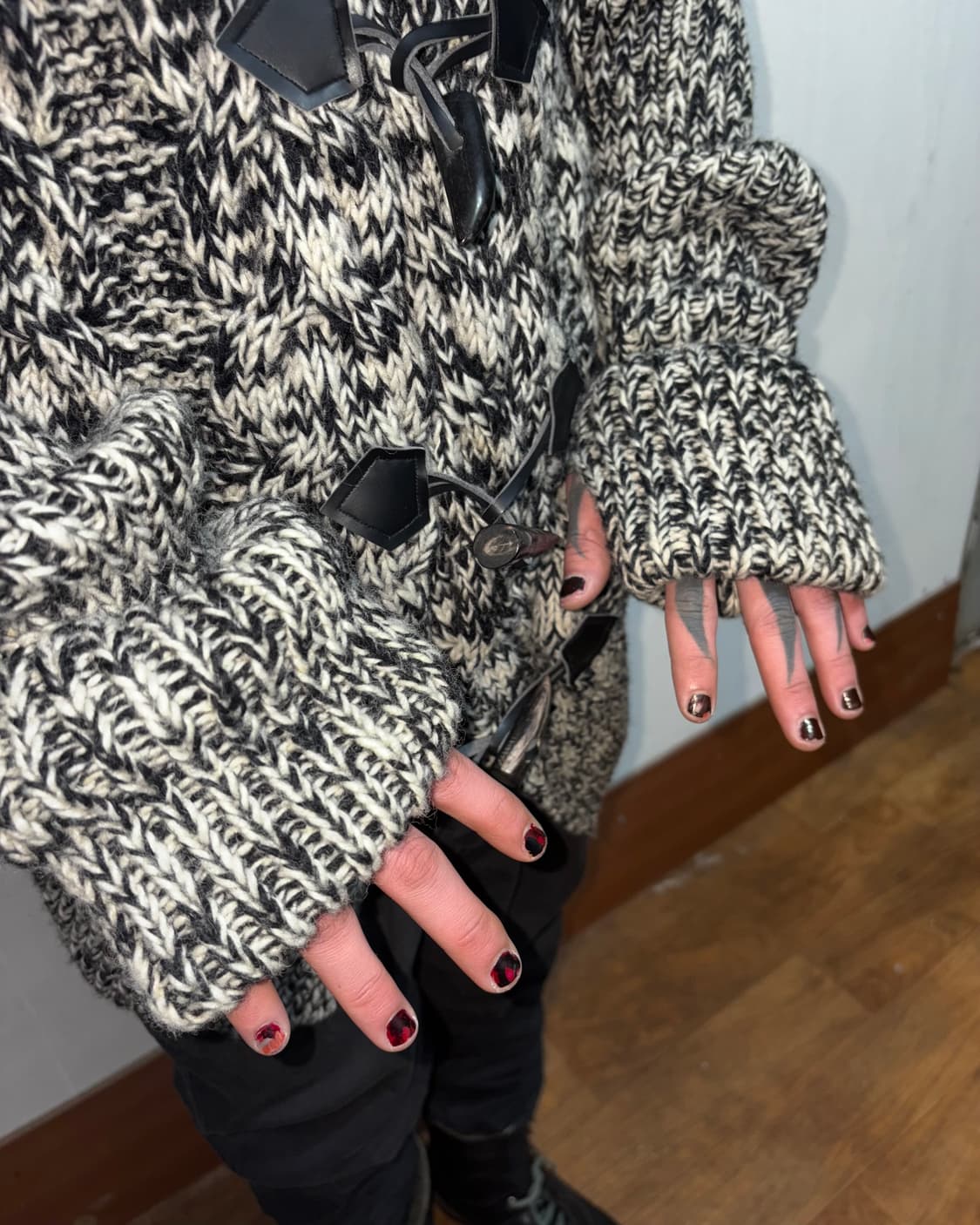 Buffalo bobs Noir Fang Toggle Knit  상품이미지1