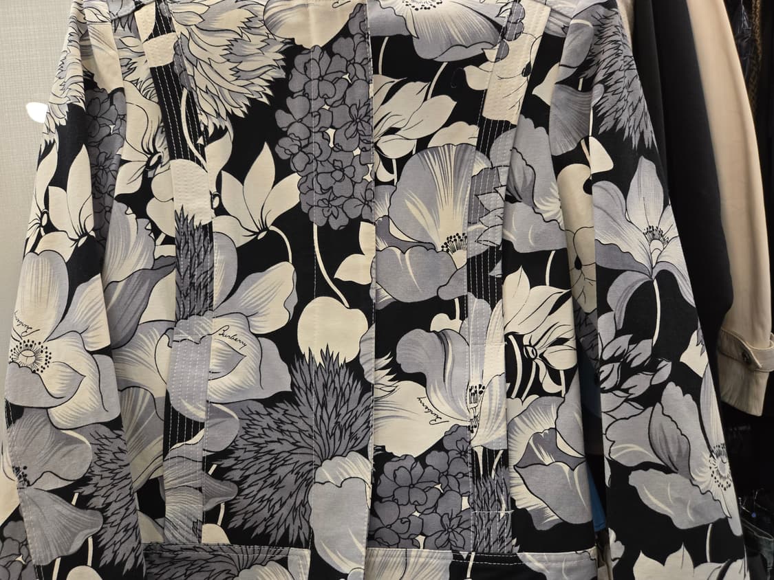 [쿨거환영]버버리 런던 유니크 플라워 프린트 집업 재킷 상품이미지3