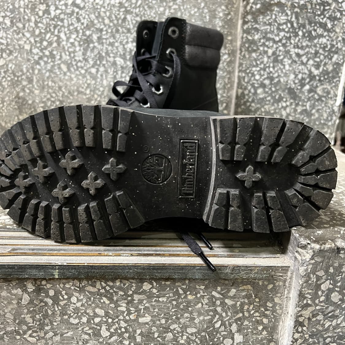 팀버랜드 6인치 블랙 메탈릭 패드 상품이미지8