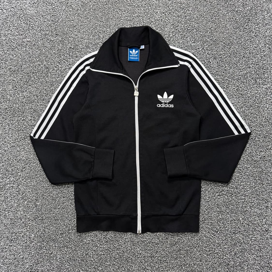 Name : 아디다스 유로파 시그니처로고 블랙컬러 져지 :)  상품이미지1