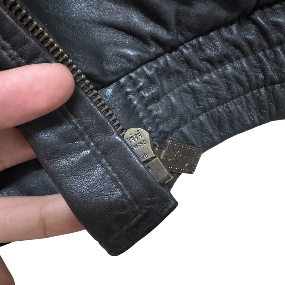 YSL 입생로랑 다크브라운 양가죽 봄버 퍼자켓 상품이미지8