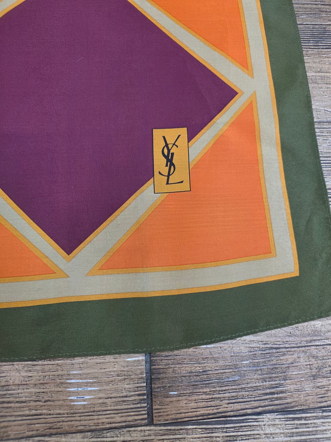 입생로랑패턴스카프 상품이미지3