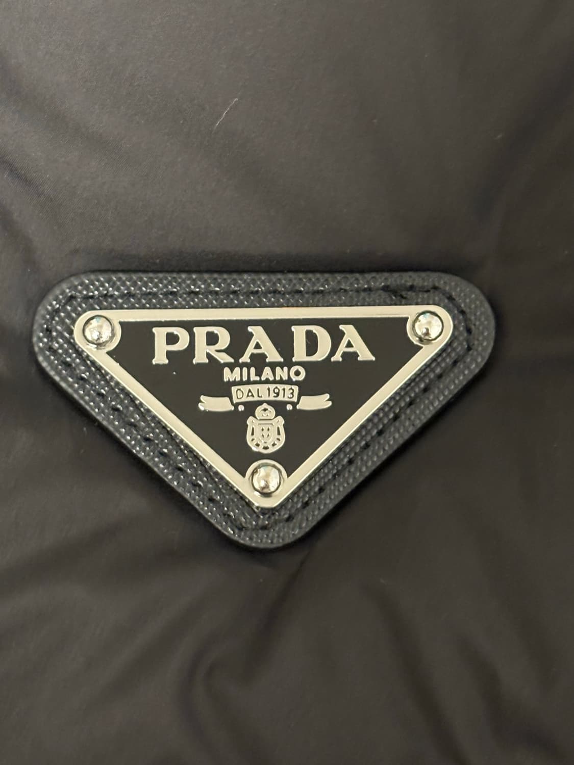 프라다 RE-NYLON 후드 다운 패딩 급처 상품이미지3