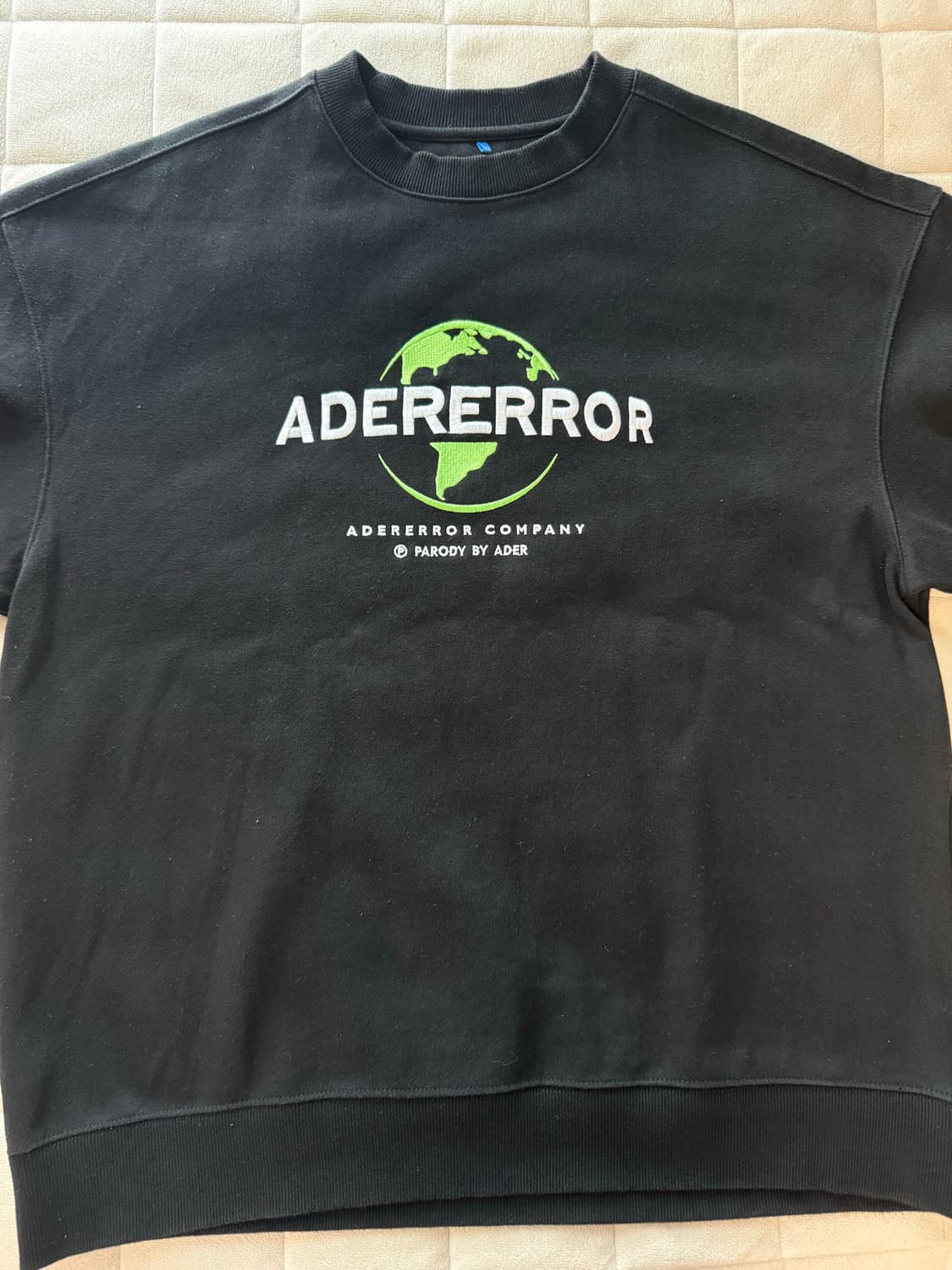 아더에러 버셜 맨투맨 A1 상품이미지1