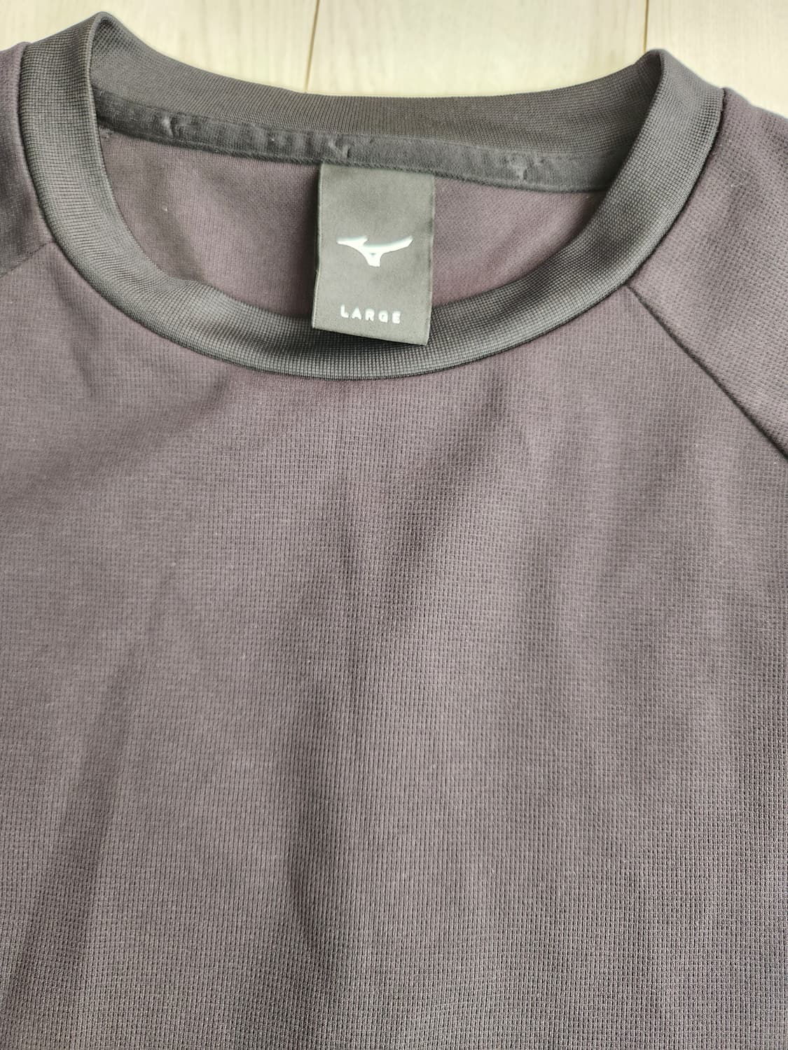 미즈노 러닝 하이브리드 긴팔 블랙 티셔츠 사이즈L

오염 하자없이 깨끗해 상품이미지5