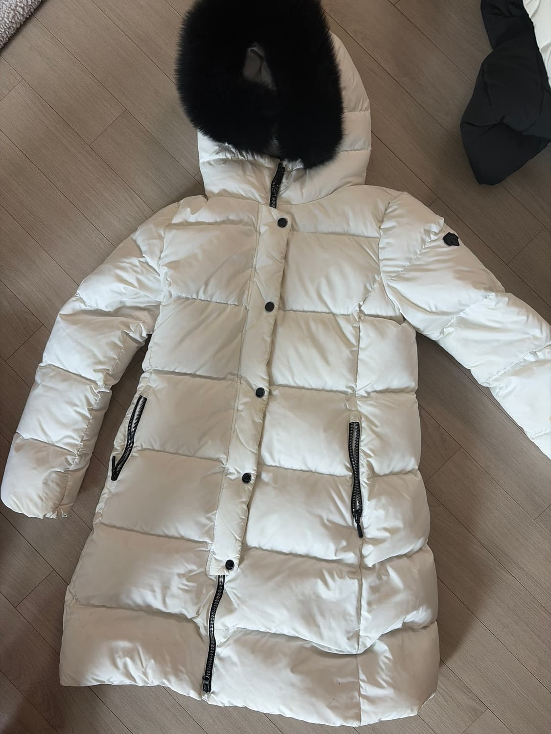 데상트 여성 퍼 후드 패딩 상품이미지1