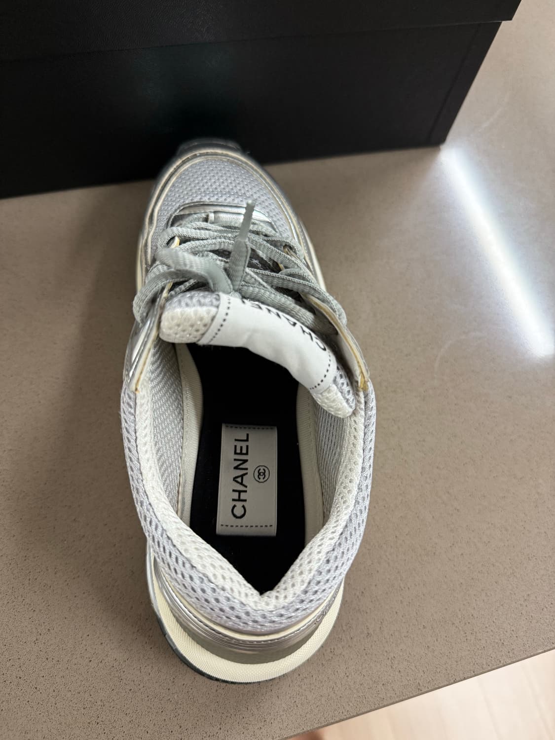 샤넬 샤식스 실버 37.5 사이즈  상품이미지6