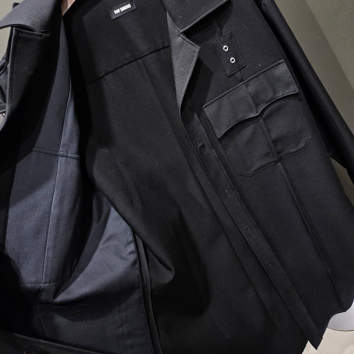 라프시몬스 밀리터리 발마칸 견장 블랙 코트 상품이미지6