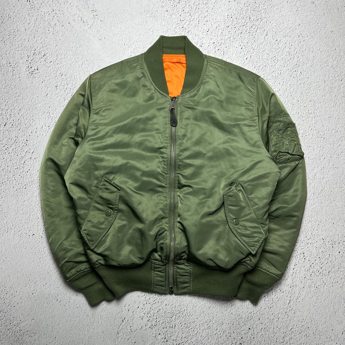 Alpha Industries MA-1 Flight Jacket 상품이미지2
