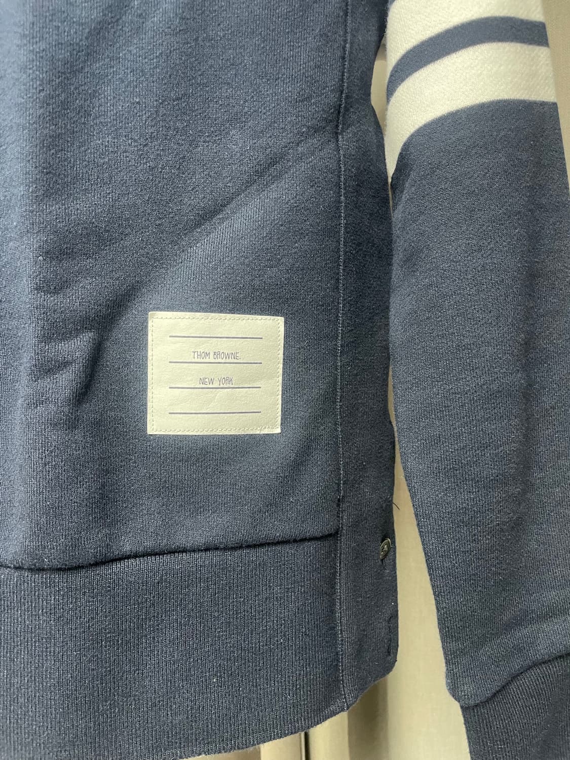 [38]  톰브라운 삼선 네이비 맨투맨 상품이미지2