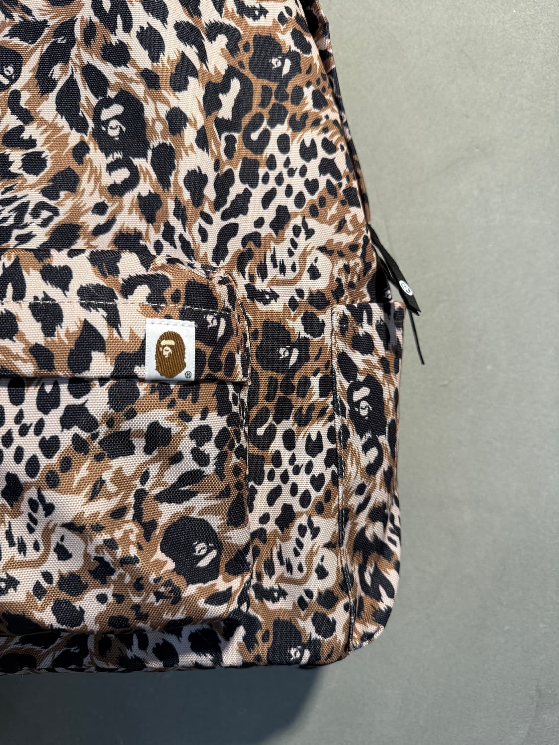 베이프 와일드 레오파드 데이팩 상품이미지3