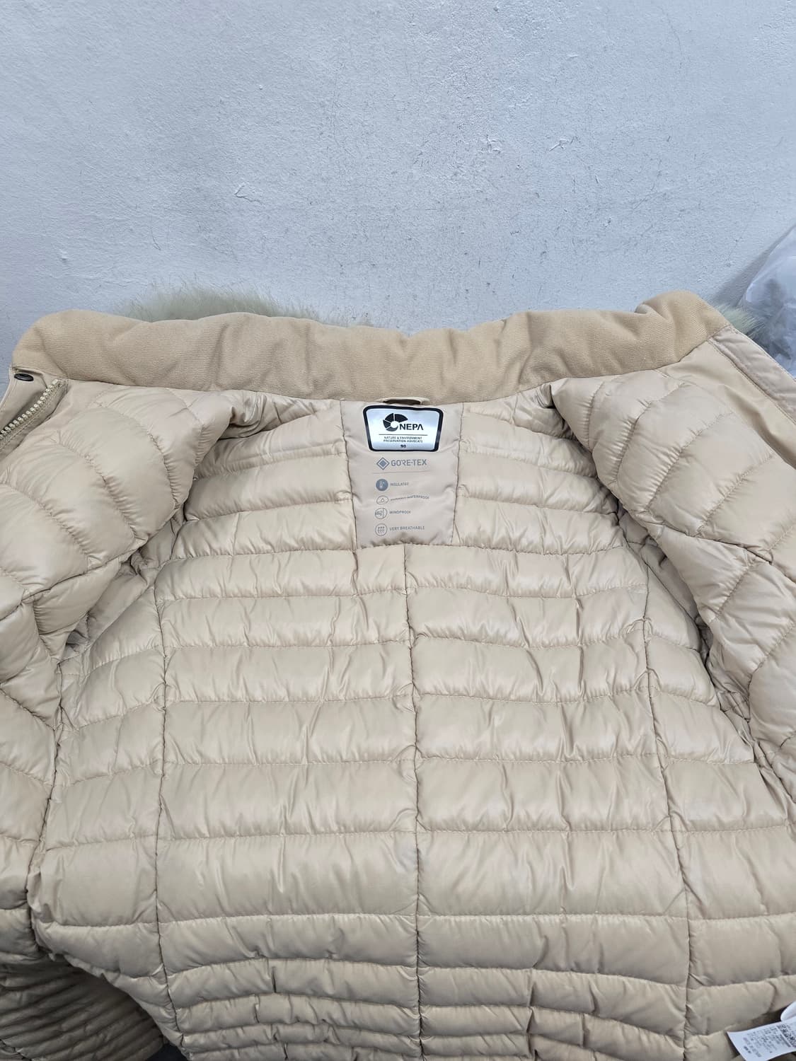 네파 고어텍스 전지현 아르테 구스 롱패딩 상품이미지3