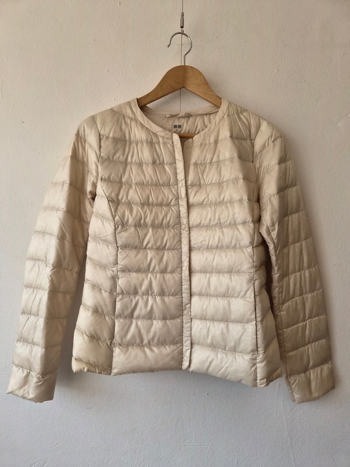 유니클로 여성 라운드경량패딩 M사이즈 상품이미지2