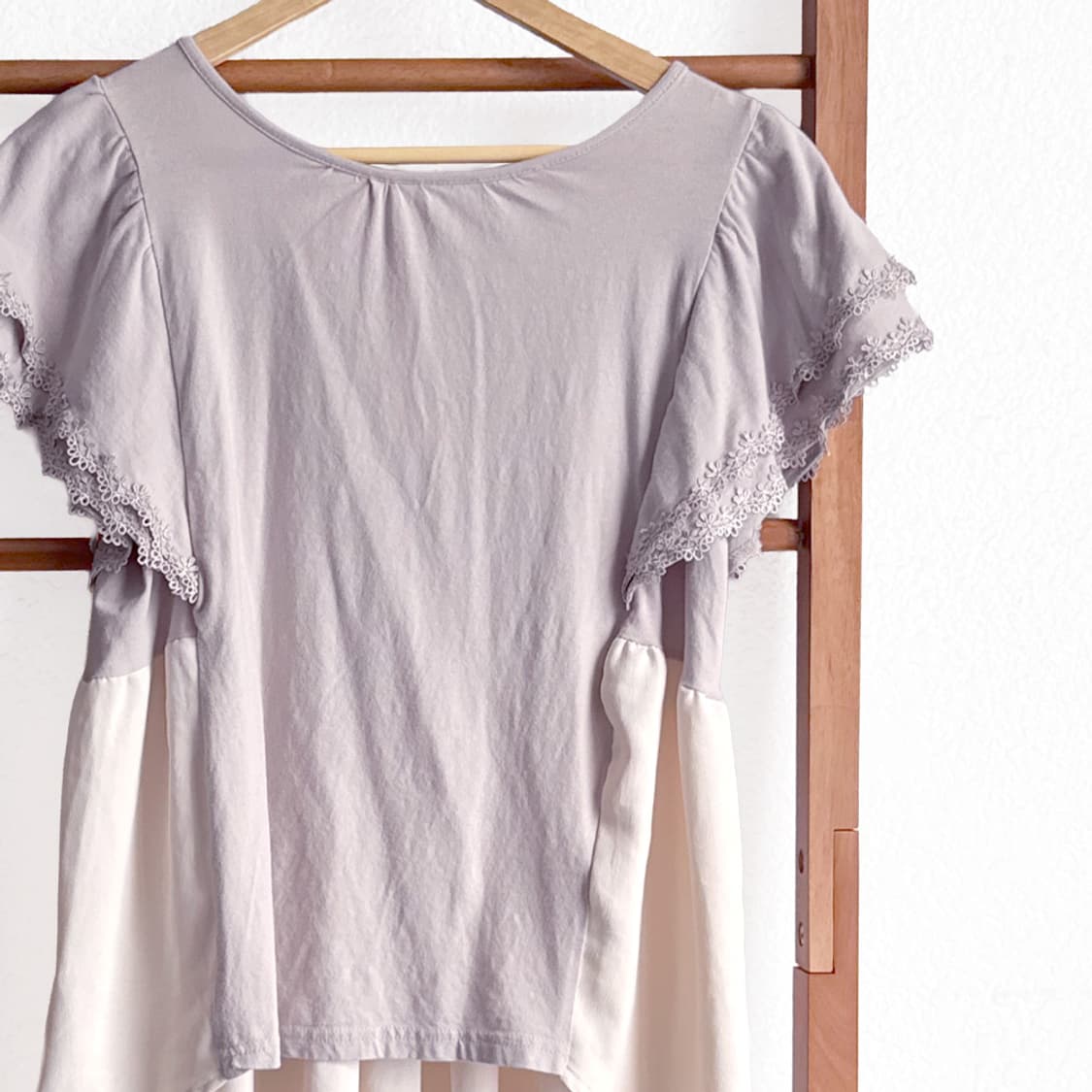  [AXES FEMME] 안개빛 레이스 플레어 블라우스 상품이미지2