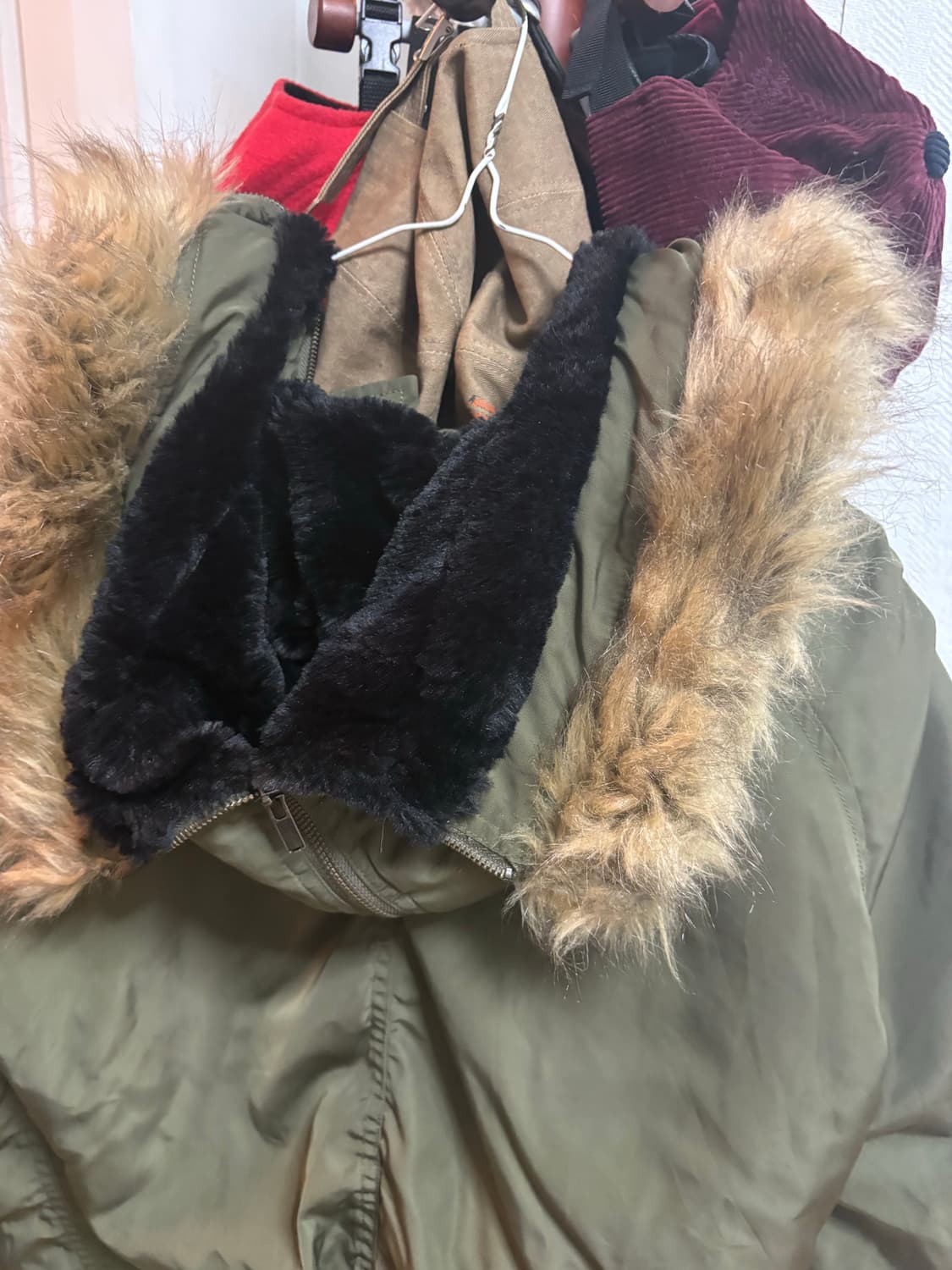 로우니 스탠다드 퍼 후드 항공 점퍼 카키 F 상품이미지3