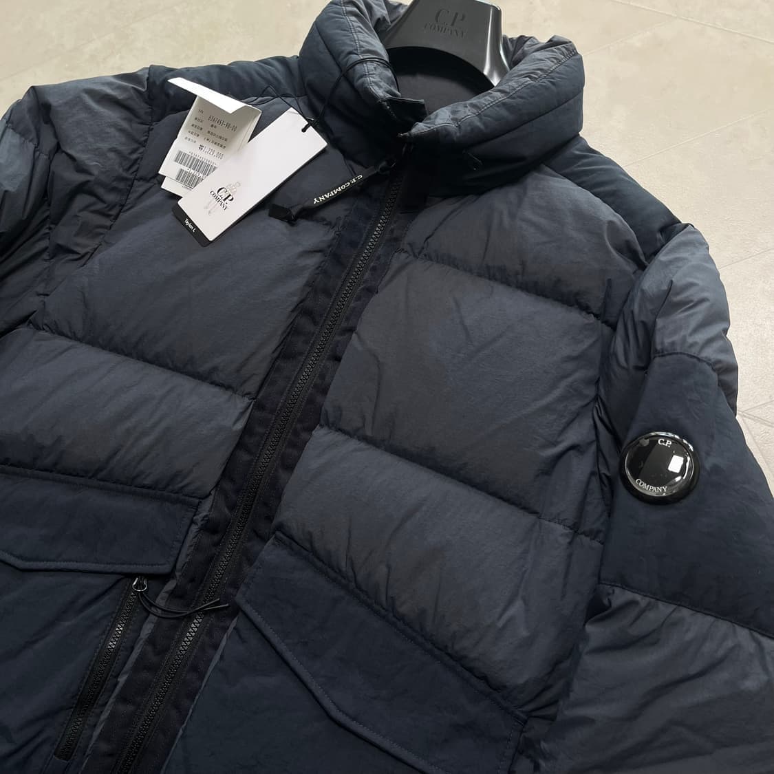 새상품(L)씨피컴퍼니 CP컴퍼니 패디드 다운 블루종 자켓 다크그레이 상품이미지2