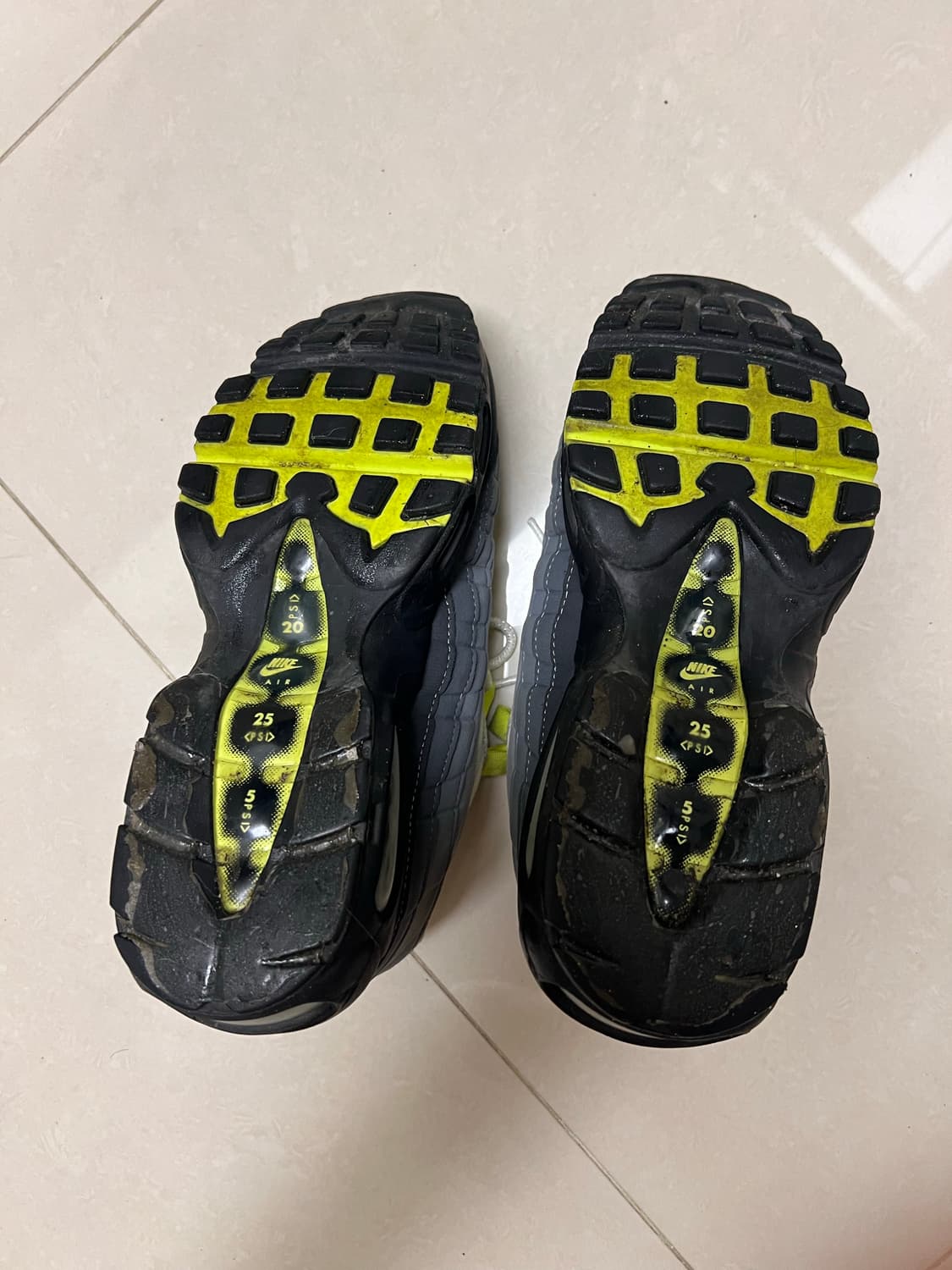 나이키 95맥스 OG 2020버전 250 사이즈 상품이미지5