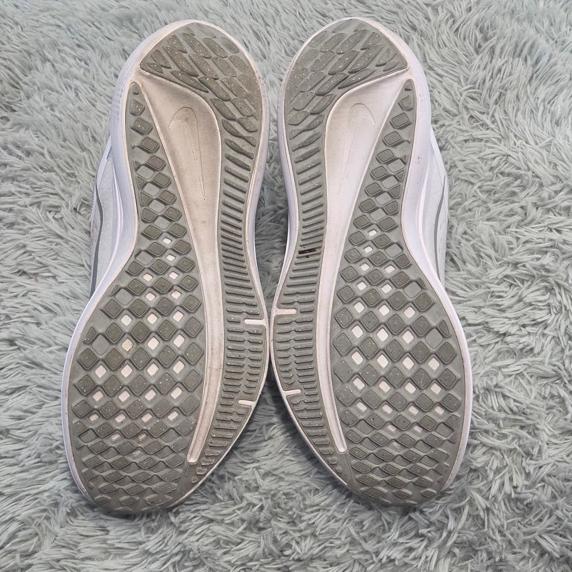 7a-9:나이키 윈플로우 10 화이트 240 mm 상품이미지9