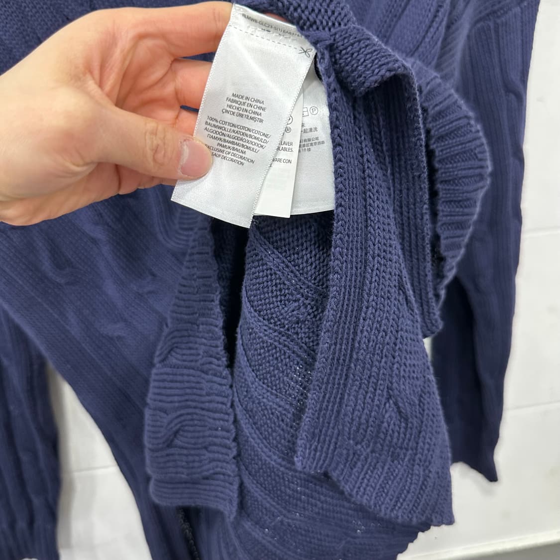 폴로 브이넥 꽈배기 트임 니트 상품이미지5