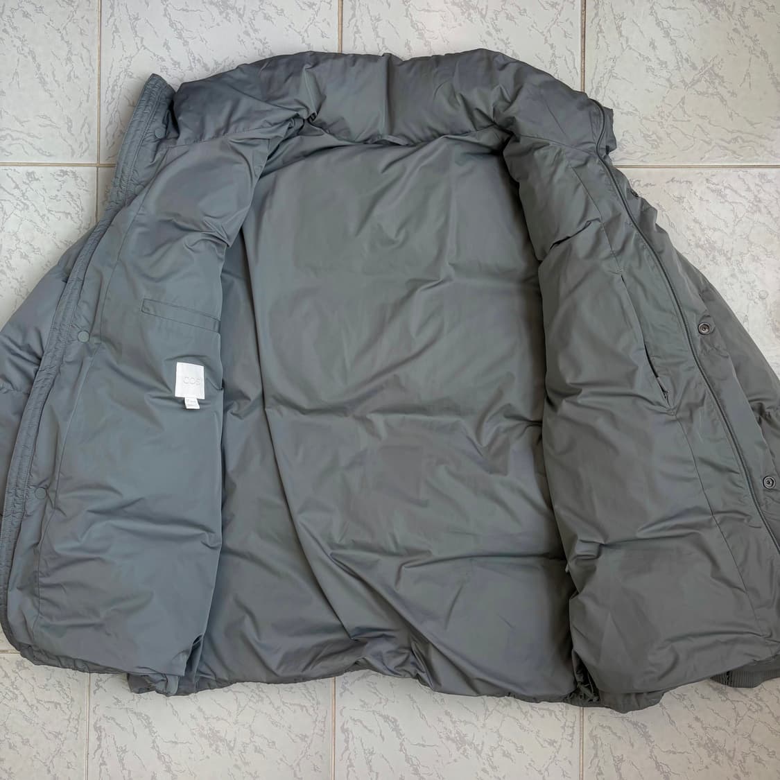 COS DOWN FILLED SHORT PUFFER JACKET 상품이미지3