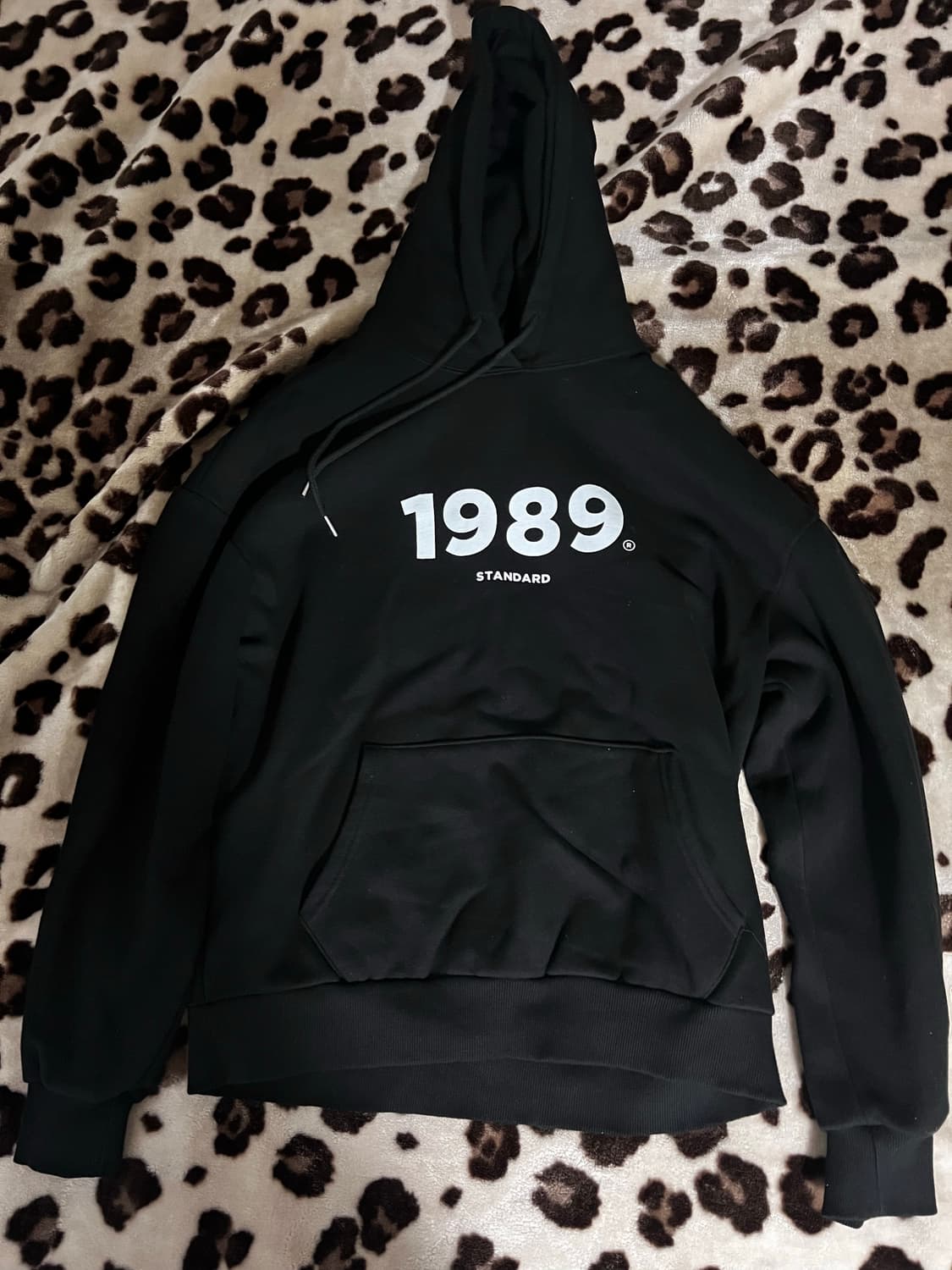 1989 standard 블랙 후드티 상품이미지1