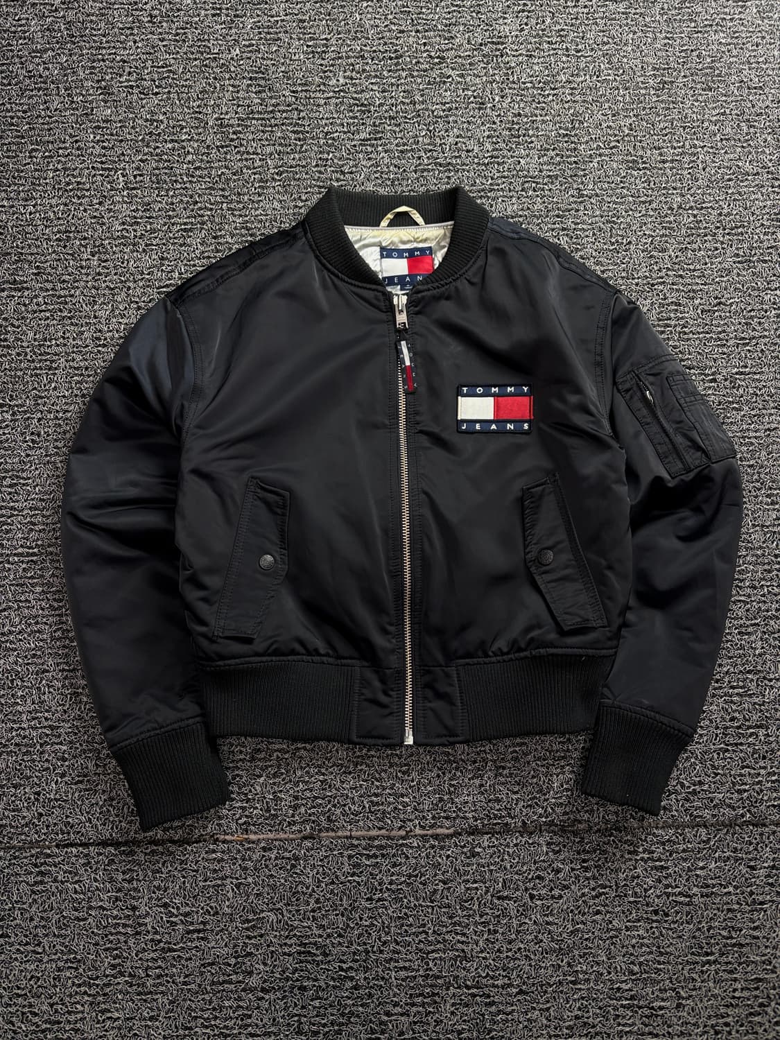 타미힐피거 플래그 빅로고 크롭드 항공 점퍼 1482 상품이미지2