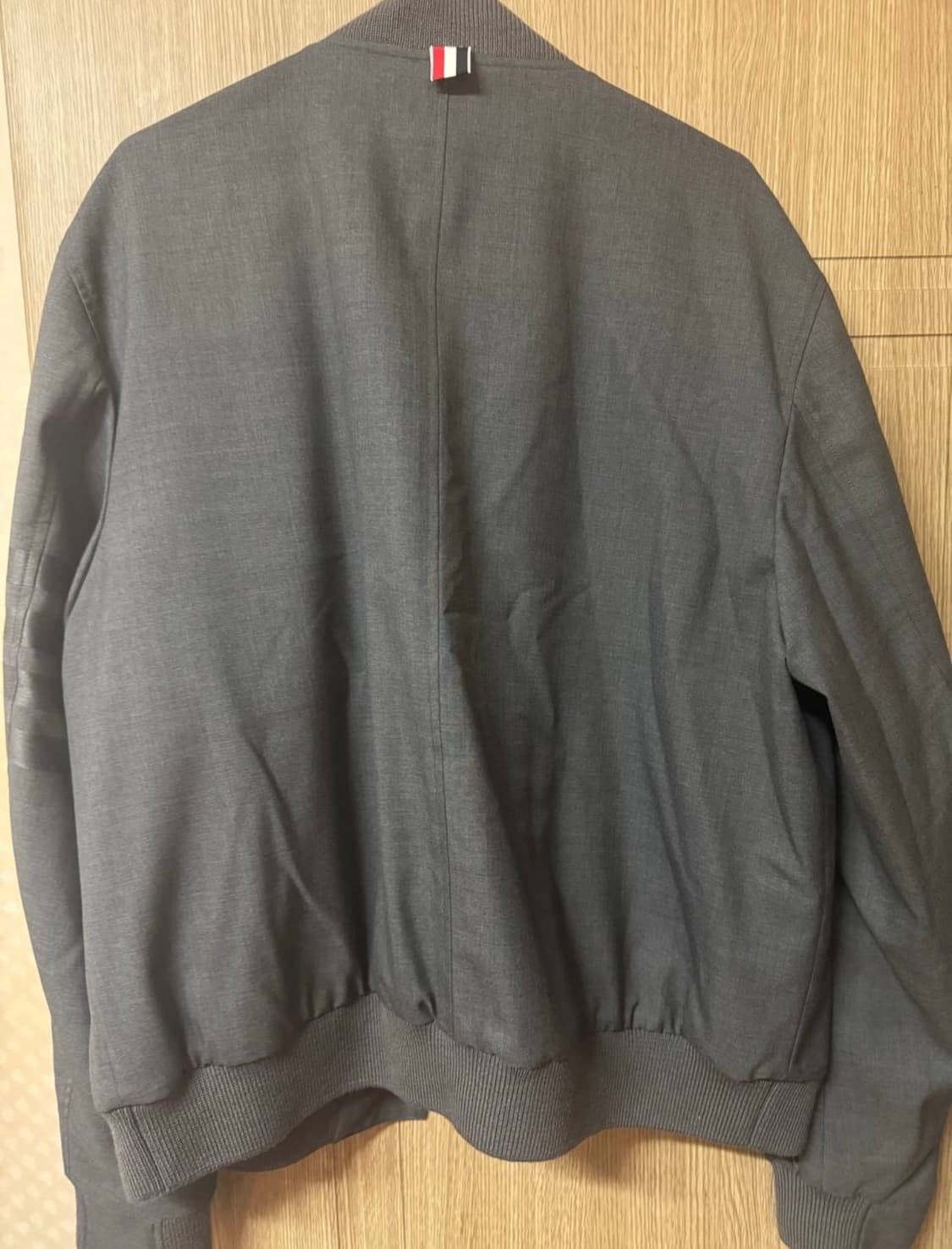 톰브라운 자켓 그레이 4사이즈 상품이미지3