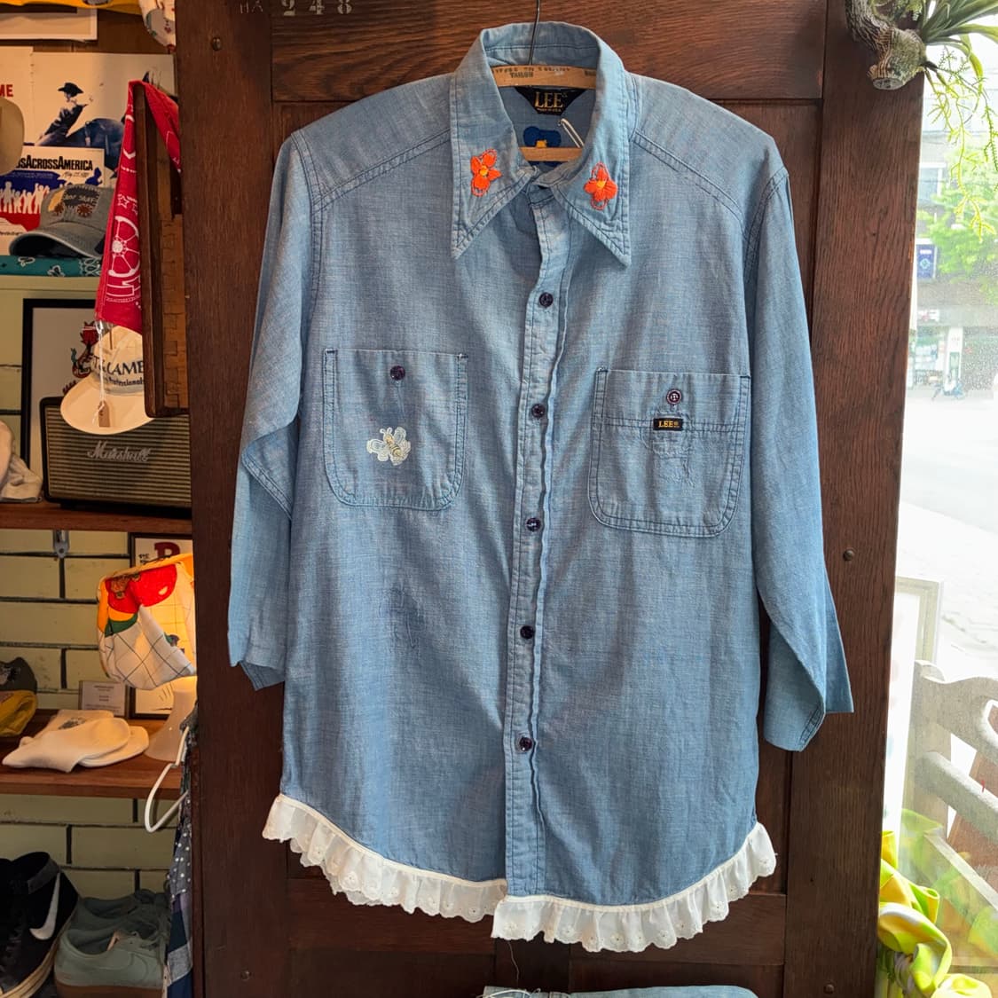 70s Lee Flower Embroidery Chambray Shirt 상품이미지2