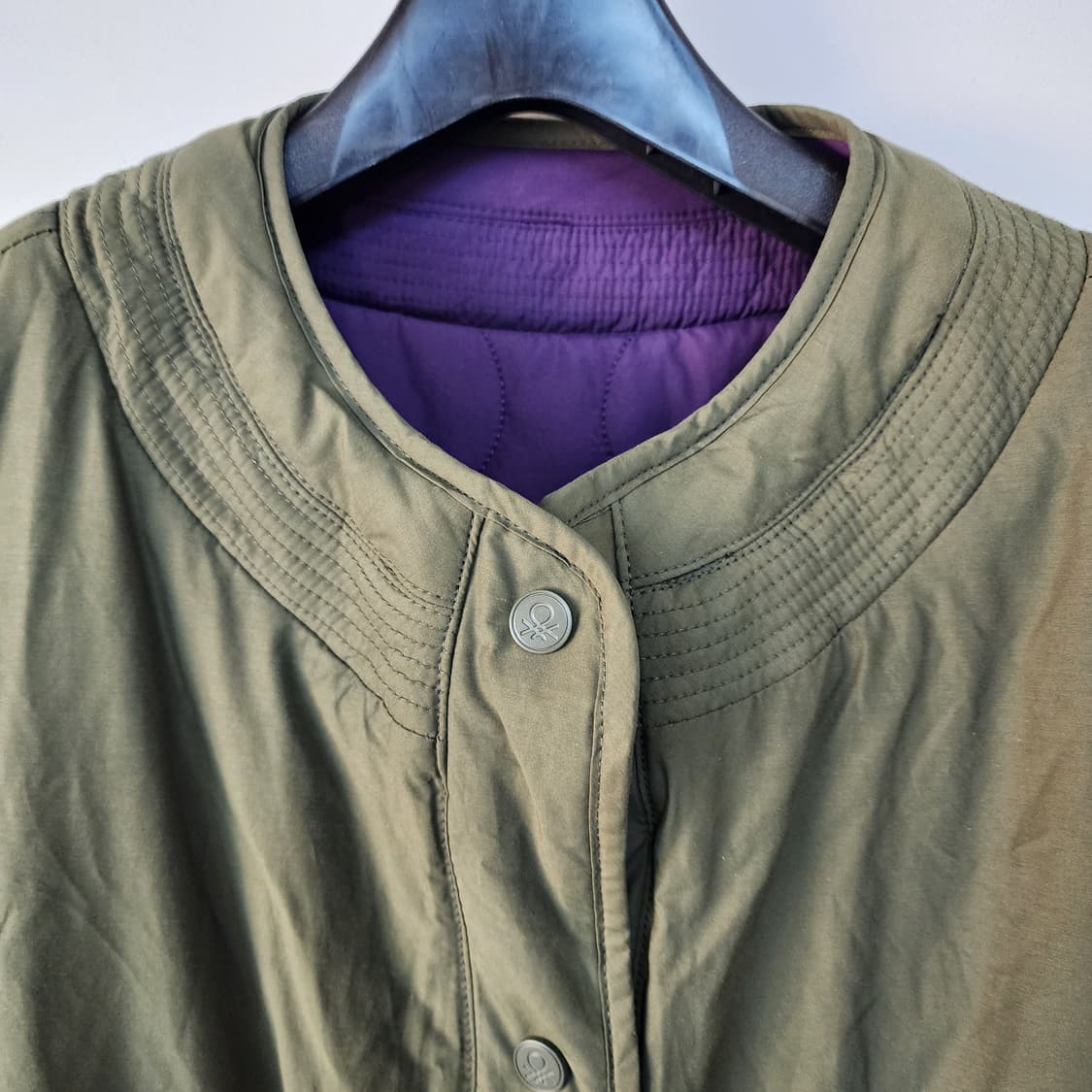 베네통 리버시블 카키색 숏 패딩 점퍼 상품이미지2