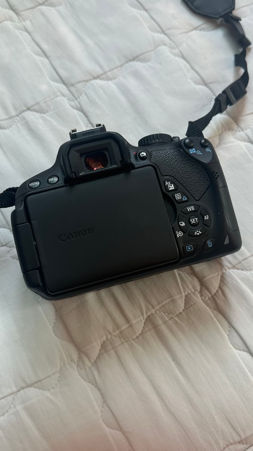 DSLR 캐논 EOS 650D 바디 컷수 2천 미만 상품이미지6