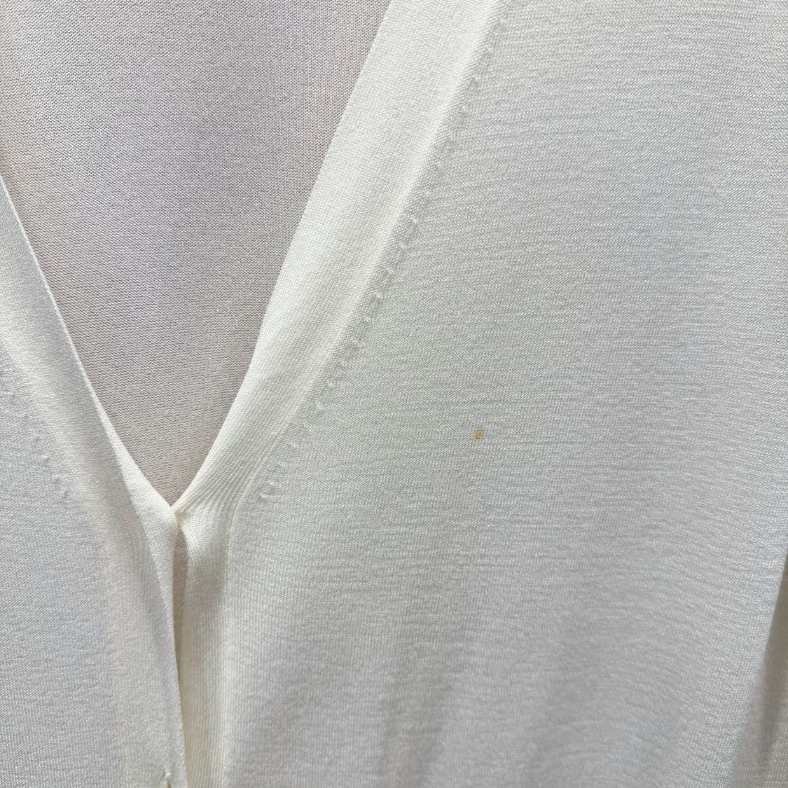 막스마라 브이넥 긴팔 니트 가디건 무지 디테일 루즈핏 아이보리 상품이미지9