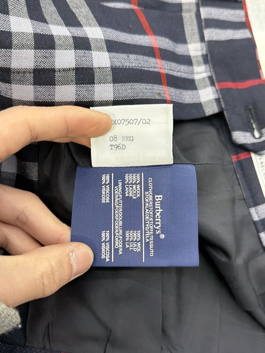 버버리 런던 네이비 노바체크 투 턱 하프 쇼츠 상품이미지7