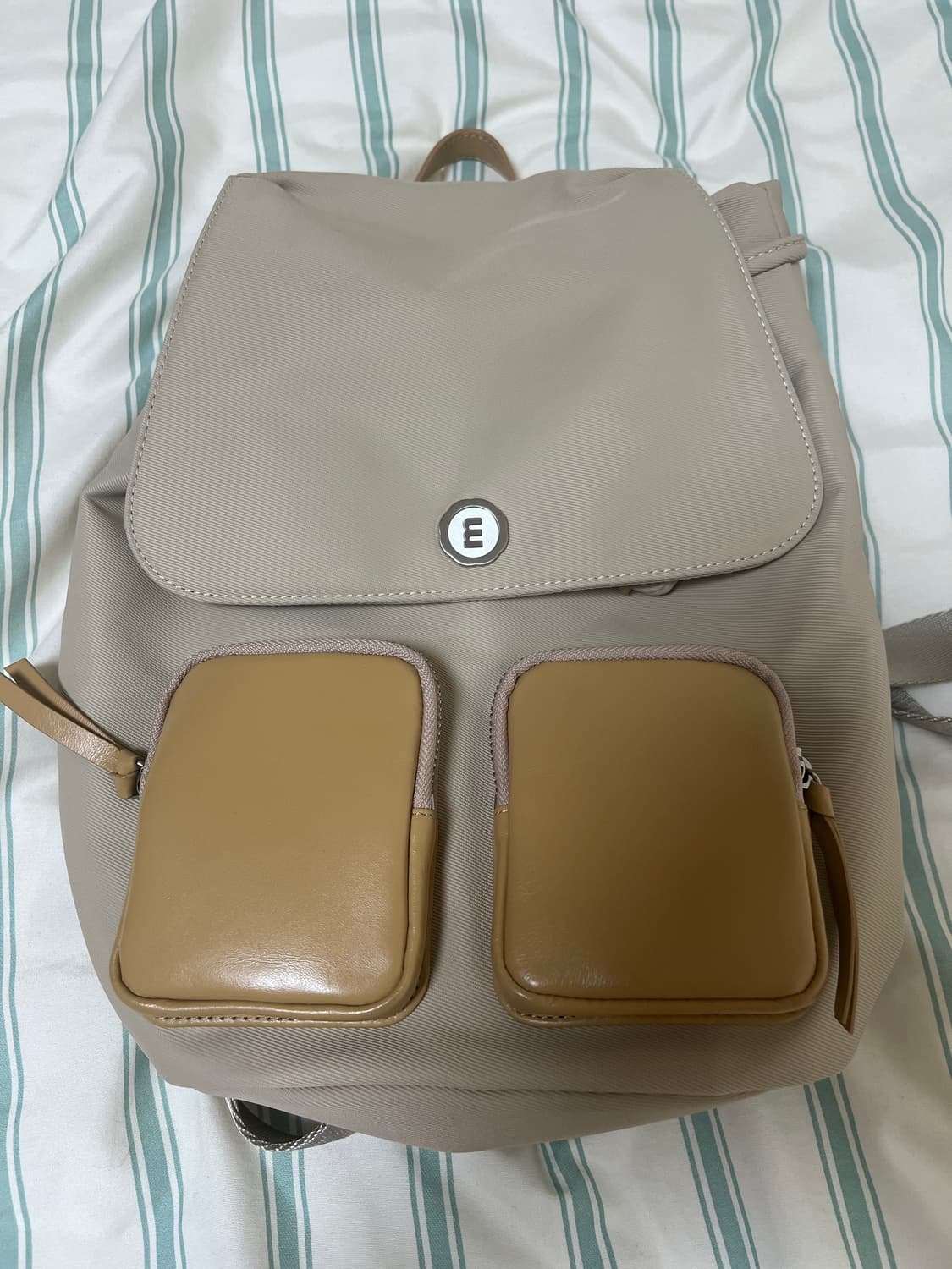 미닛뮤트 클로백팩 모카베이지 상품이미지1