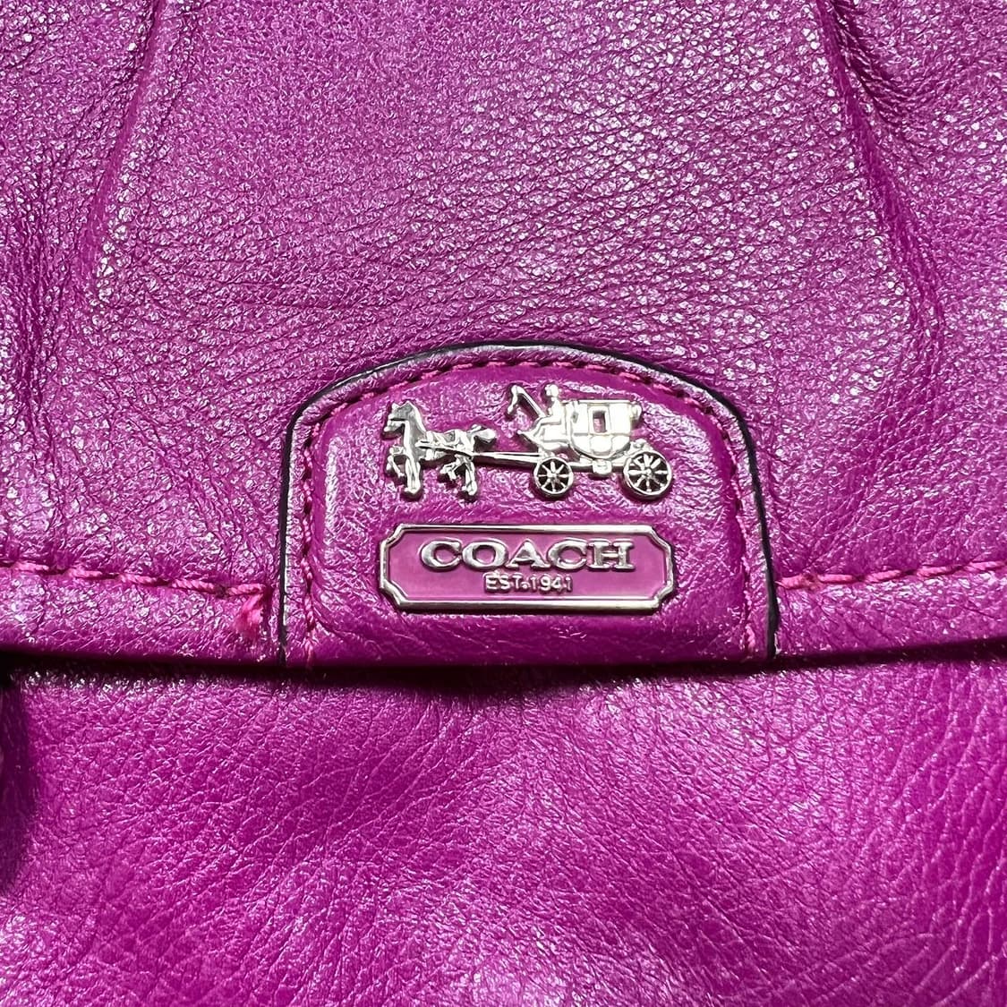 코치 핑크 바게트백 상품이미지3