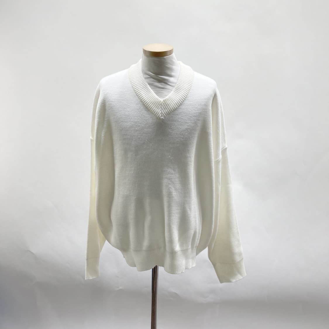 마젠타스튜디오 공용 브이넥 니트 F 영구제  상품이미지1