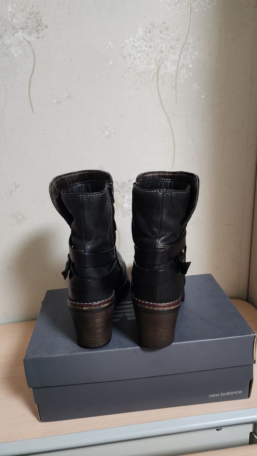 이태리 마나스(MANAS) 블랙 가죽 앵클 부츠 상품이미지4