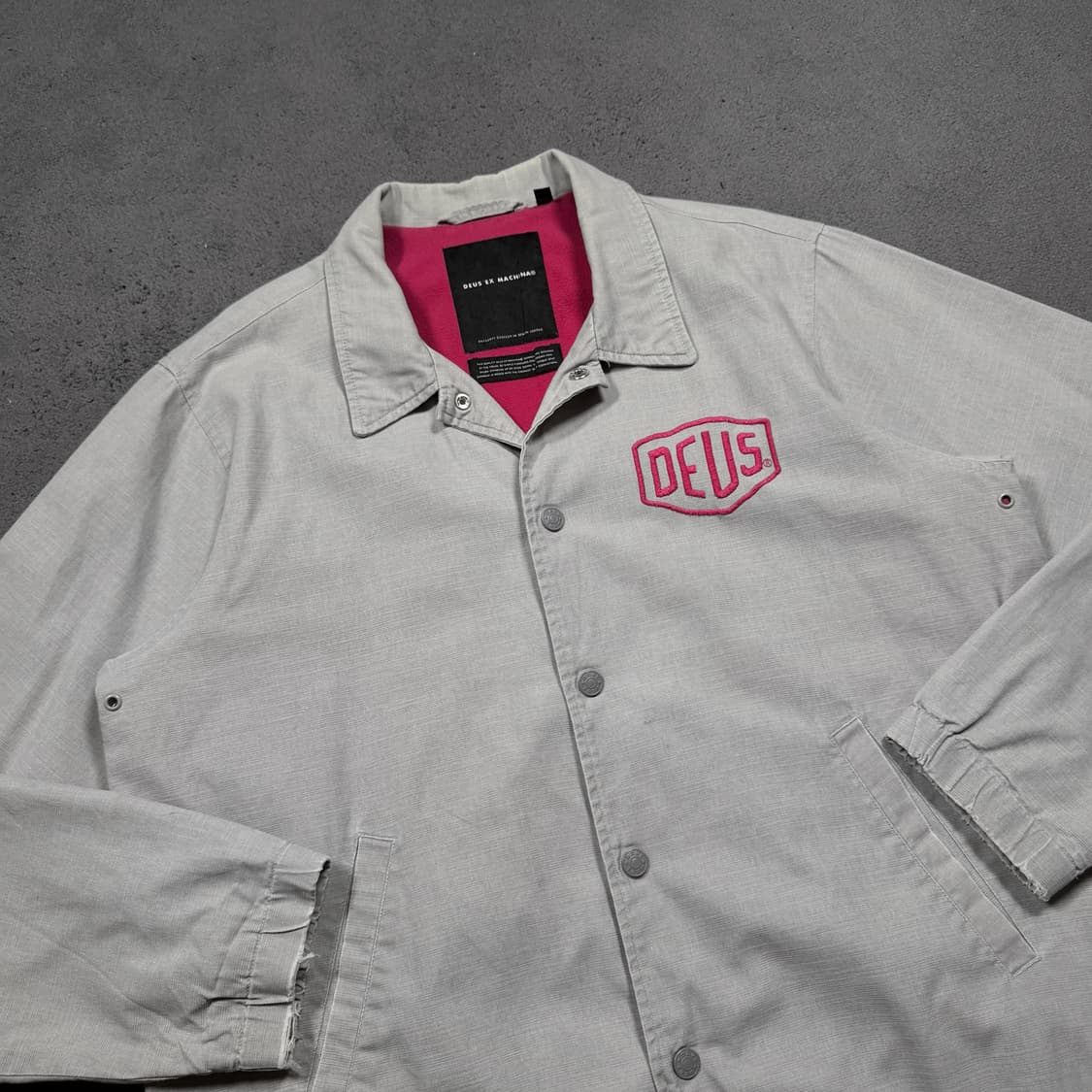 데우스 엑스 마키나 빅로고 코치자켓 상품이미지3