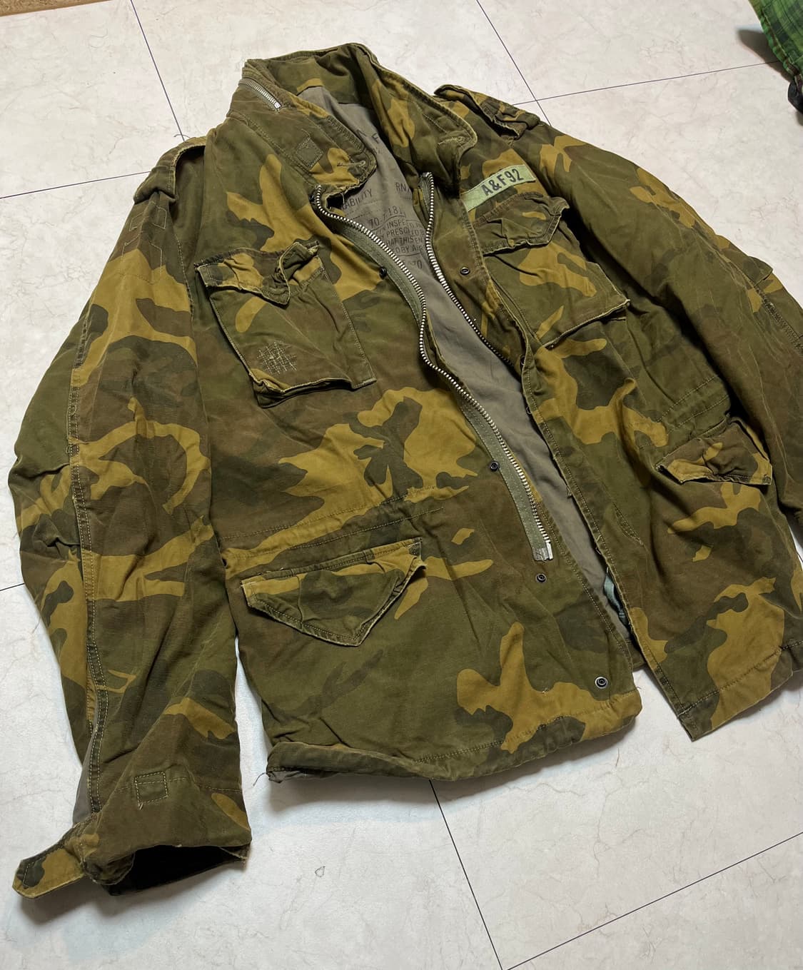 아베크롬비 앤 피치 카모 패턴 야상 L 상품이미지1