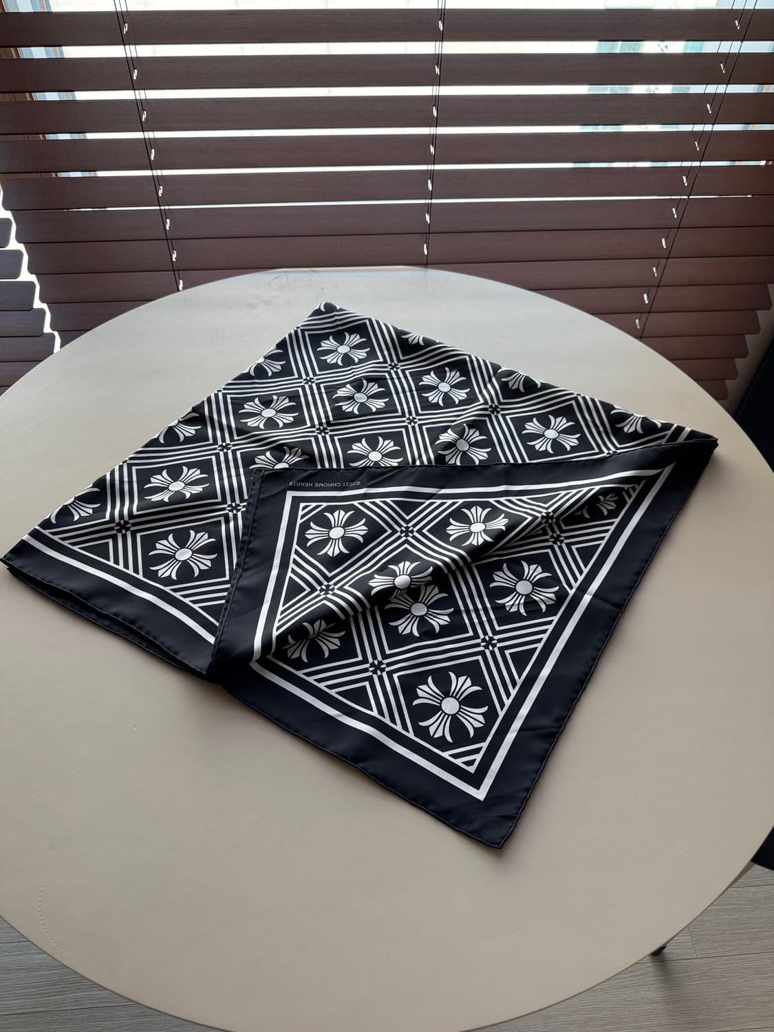 크롬하츠 실크 스카프 블랙 상품이미지1